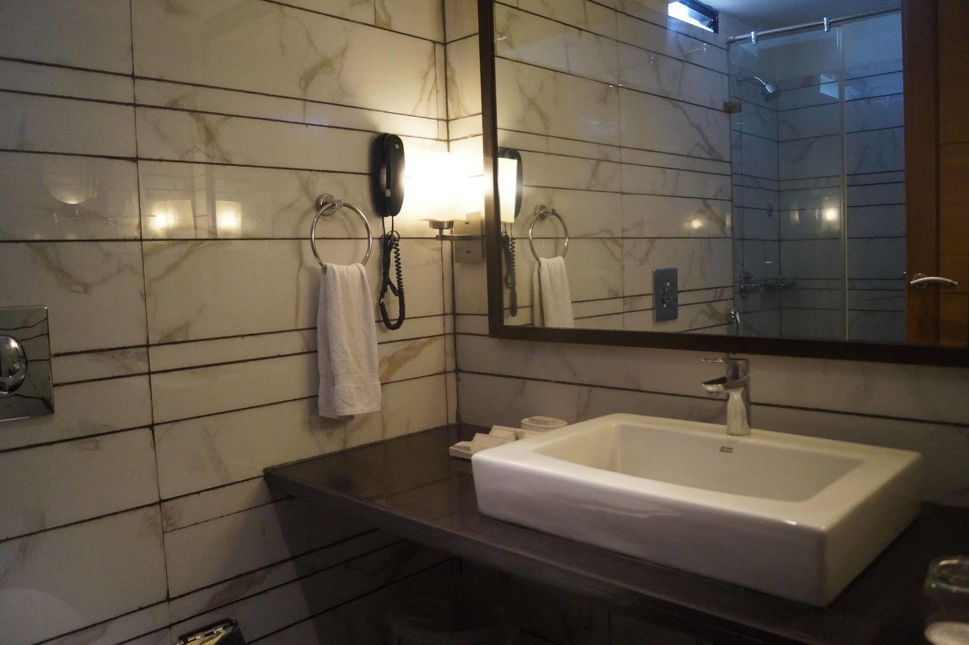 The President-A Boutique Hotel Ahmedabad Exterior foto